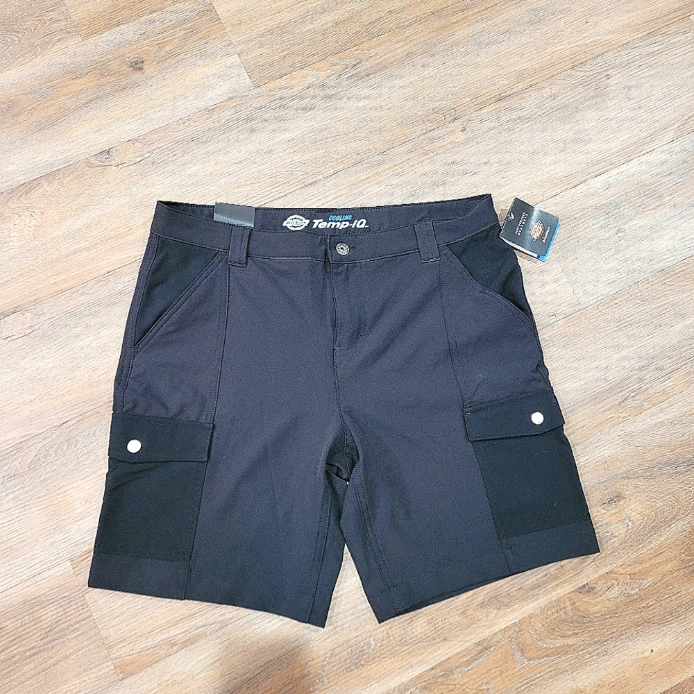 12/32 Dickies Women's Temp-iq Performance Cargo Short